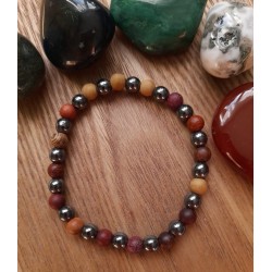 Náramek z dřevěných korálků a korálků hematitu